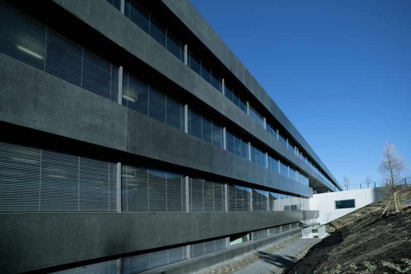 sulsertotal_Fassadenelemente_Sichtbeton_innovationscenter_hilti_ag_schaan_3.jpg
